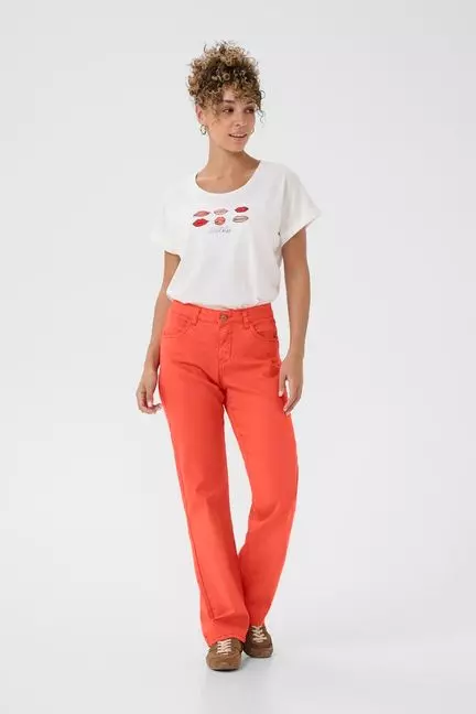 Sophia rette ben bukse