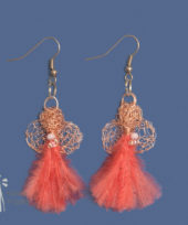 Juweel Rose wire & coral feathers earrings