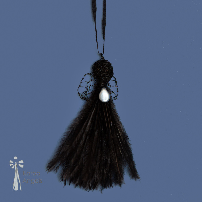 Juweel Ink wire & black feathers pendant