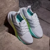 Adidas  Ultraboost 5