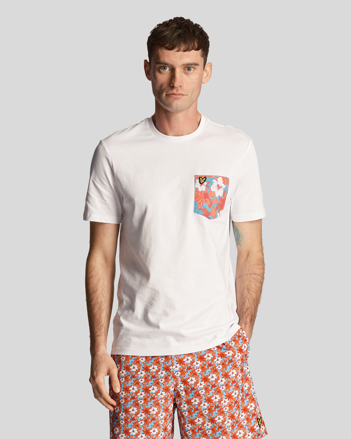 LYLE & SCOTT Floral Print Pocket T-Shirt - Hvit