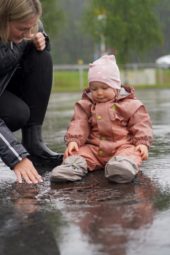 Kattnakken Pytt Babyregndress Tolvmeterskogen(2)