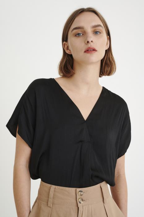 RindaIW Top