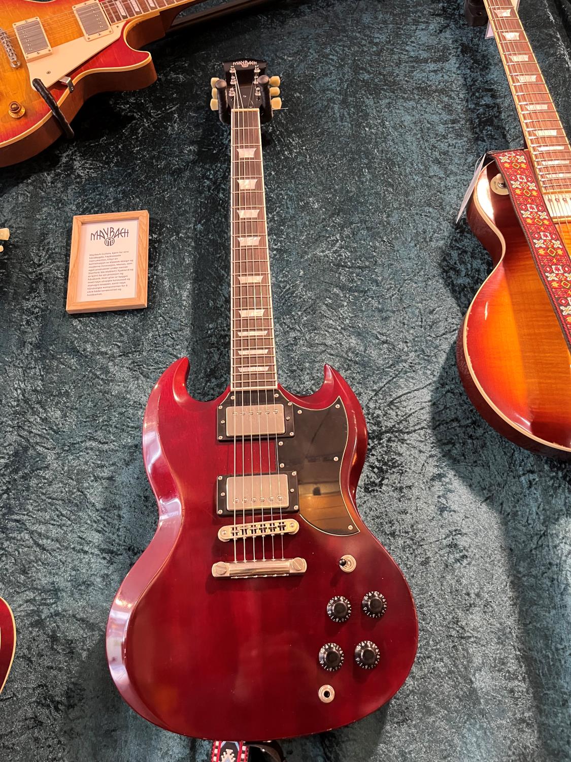 Maybach Albatroz ’65 dark winered aged
