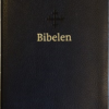 Bibel 2011, mellomstor utgave i sort skinn