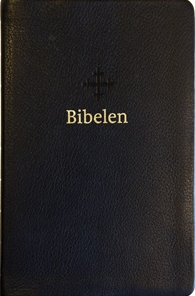Bibel 2011, mellomstor utgave i sort skinn