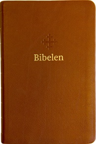 Bibel 2011, mellomstor utgave i lysbrunt skinn