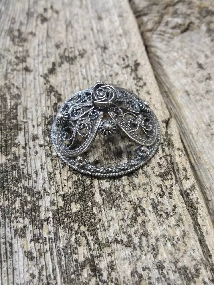 Vigdis.28 mm Oxydert Sølv Selges i par