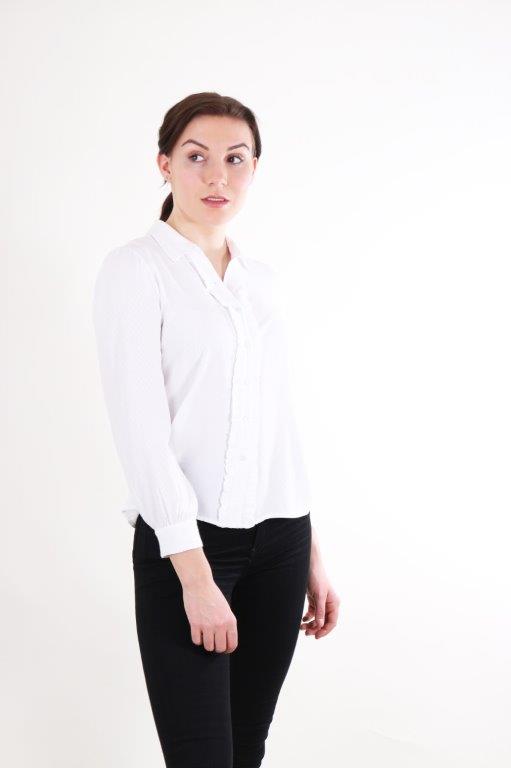 Skjorte topp bluse hvit m/ blonde mønster tekstur i stoffet Viscose Bommul