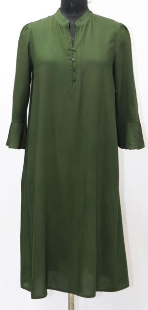 Kjole Khaki grønn m/rysje armer mønster tekstur i stoffet Viscose Bommul