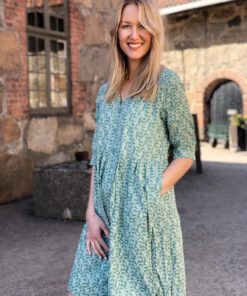 Kjole grønn små blomstret mønster med knapper, V hals og lommer 100% Viscose