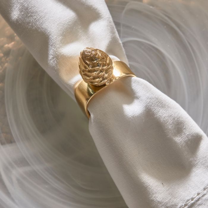 Riviera Maison Serviett ring gull kongle gravert logo RM Pretty Pine Cone Napkin Ring