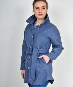 Jakke Dueblå tovet fleece med natur knapper, krage, lommer og belte outdoor jacket with belt