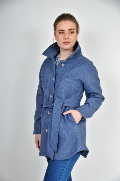 Jakke Dueblå tovet fleece med natur knapper, krage, lommer og belte outdoor jacket with belt