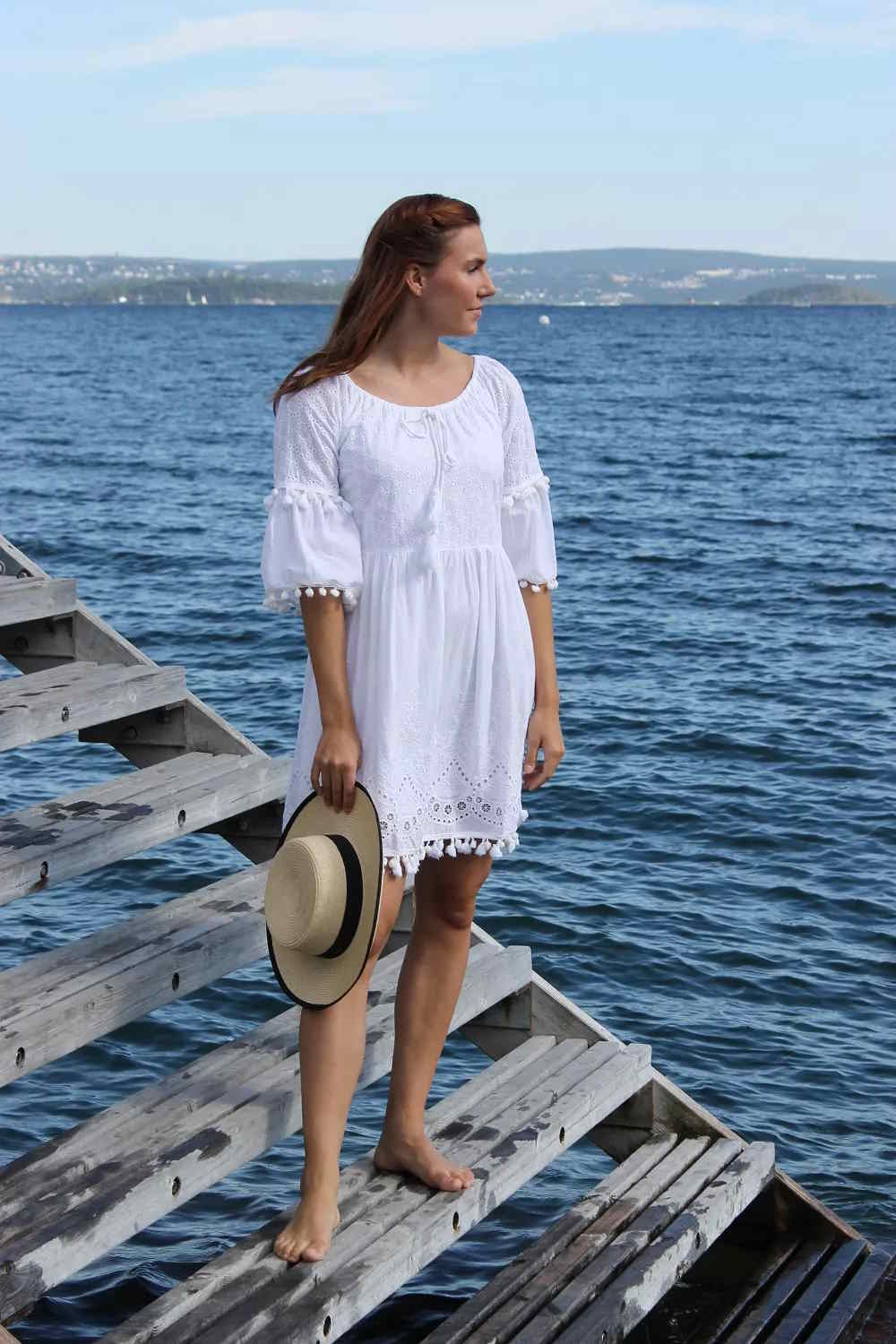RIBO ALICE kort kjole bohem med blonder og dusker Bommul Polyester fra norsek By Kris of Norway