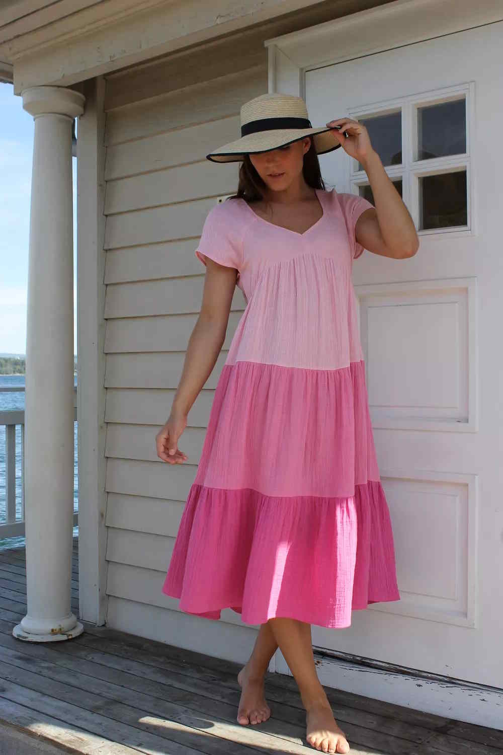 IE ANNIE medi kort kjole rosa nyanser crepe Bomull fra norsk design By Kris of Norway