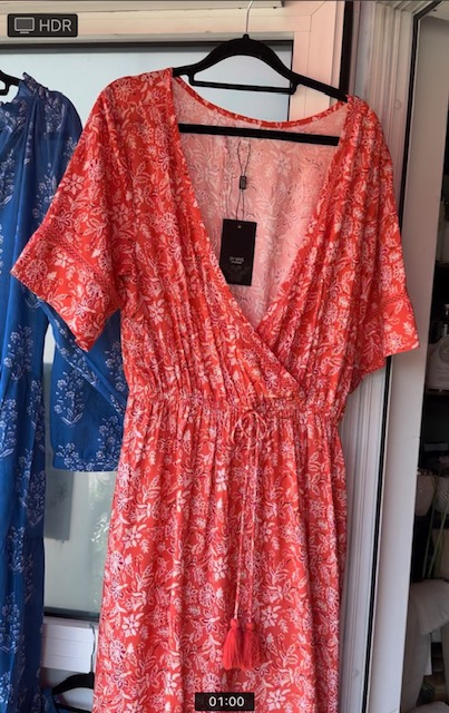 IE Eden Lang kjole orange mønster m/blonder rysjer dusker Viscose fra norsk design By Kris of Norway