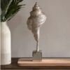 Riviera Maison Skjell statue på fot sølv Dekor RM Ocean Seashell Statue H45cm