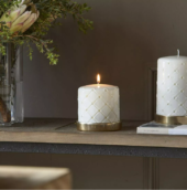 Riviera Maison Dekor Kubbelys Lakk Offwhite Diamant mønster RM Pillar Candle Padded white 9,5x10