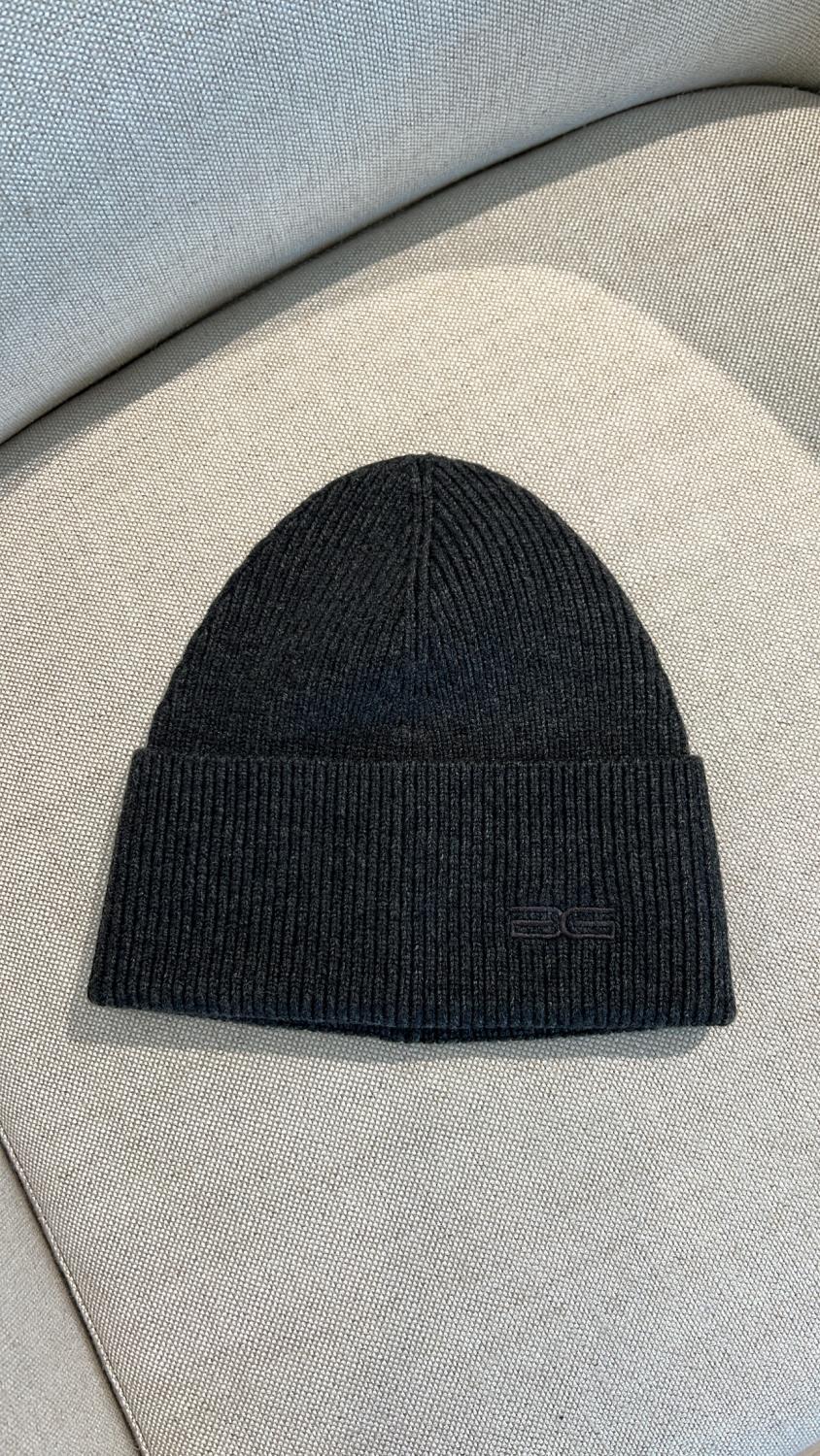 Gestuz Kari lue grå