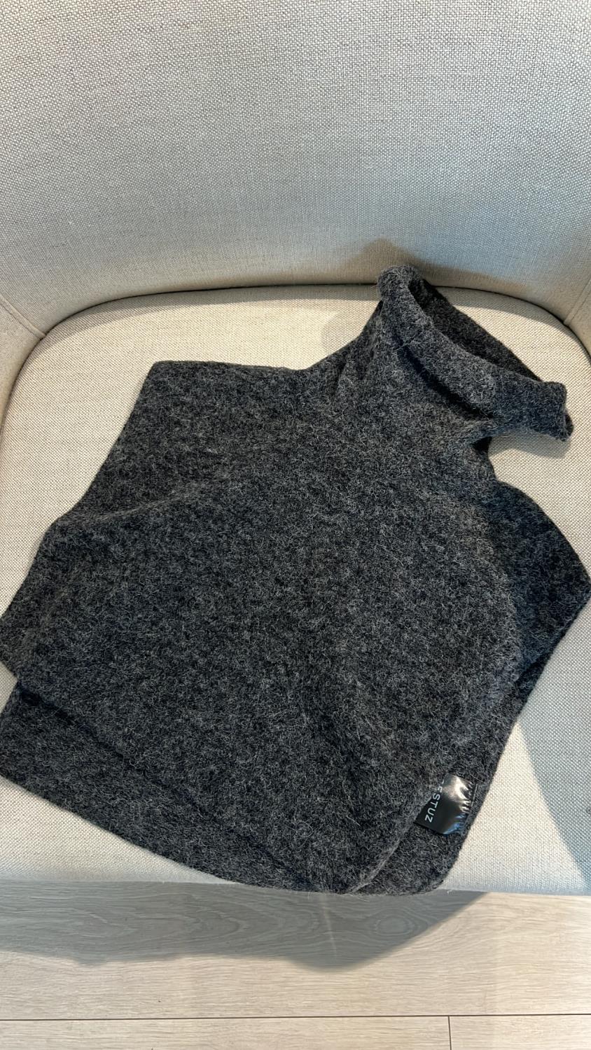 Gestuz Alpha hals grå