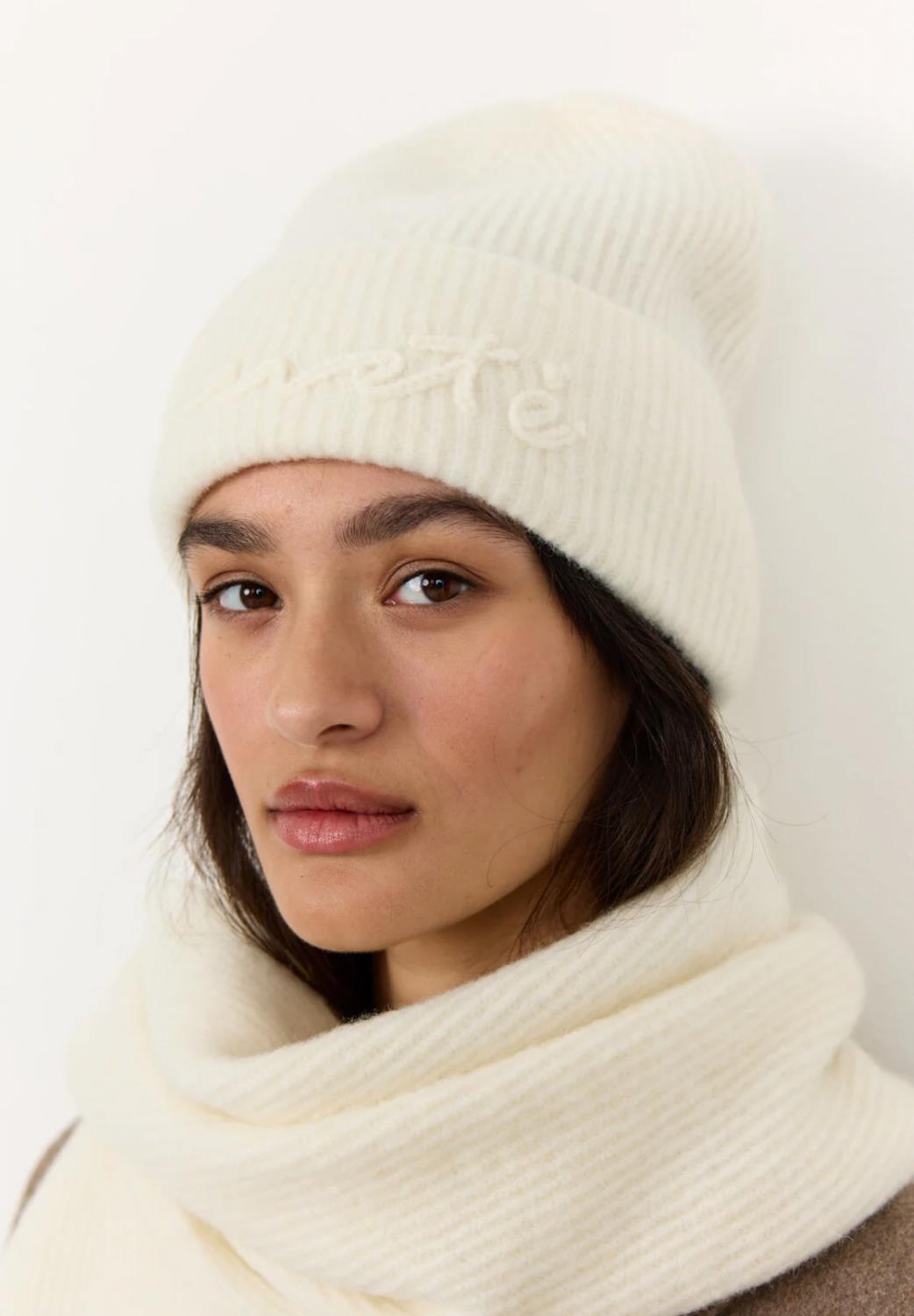 Levete Malthe 1 lue off-white