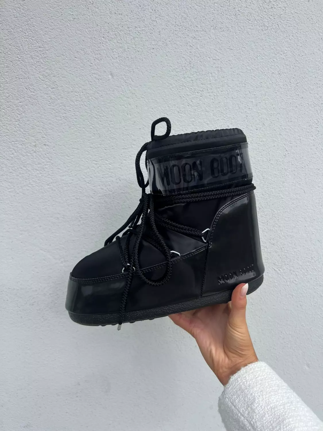 MB Icon Low Glance sort og beige