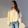 From Paris With Love Beige bluse m/ volanger på armene