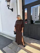 Ahlvar Tori satin tee dark brown