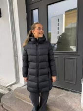 Colmar 2243 sort dunjakke innsvinget modell