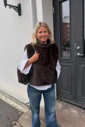Noma Fuskepels hals brun