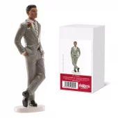 Konfirmant i grå dress