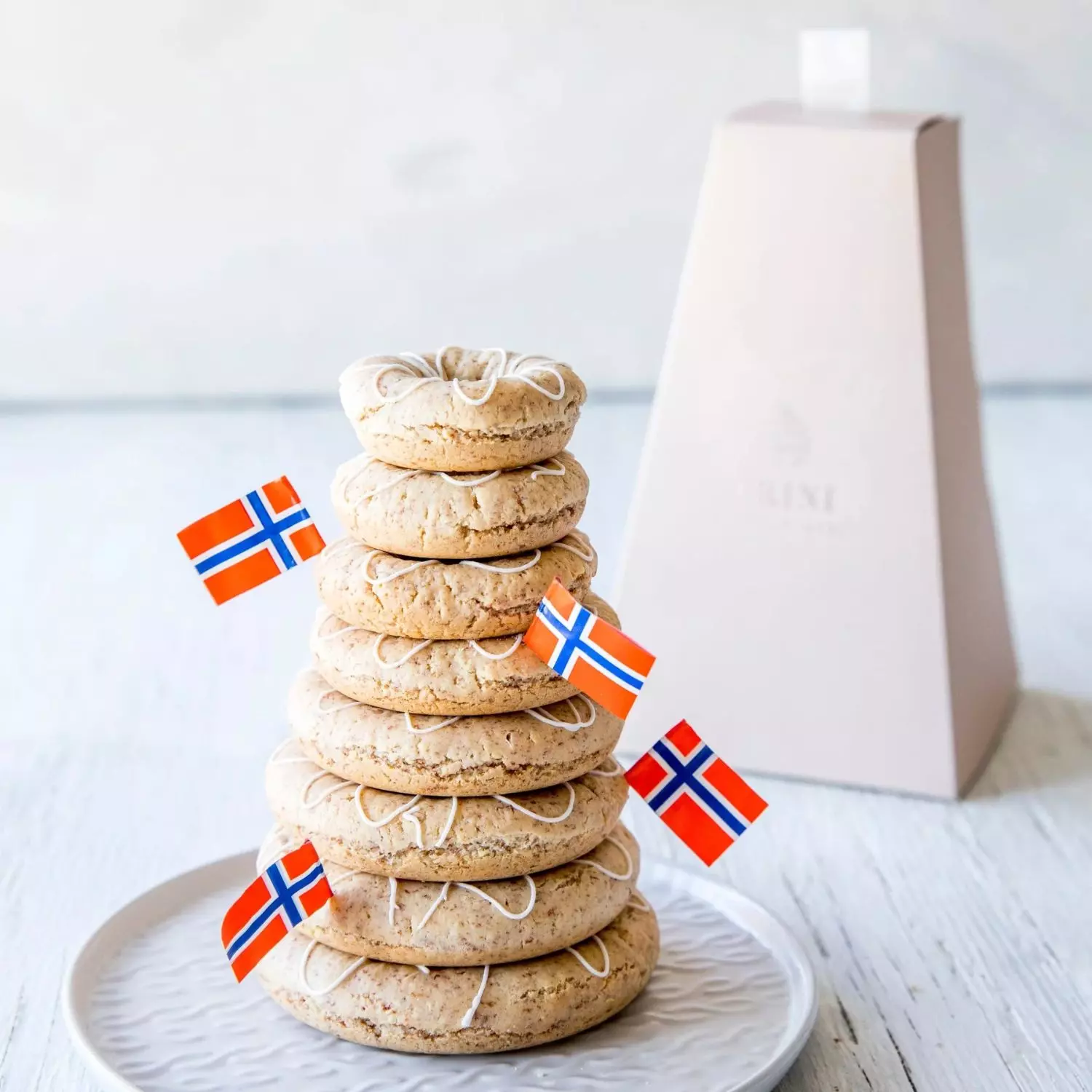 Grini Hjemmebakeri Kransekake 8 ringer tårneske