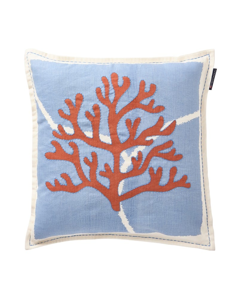 Sommertrykk/brodert puteovertrekk i lin/bomull, hvit/blå/korall