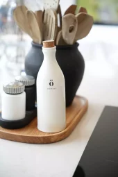 sögne hvit oliven olje flaske