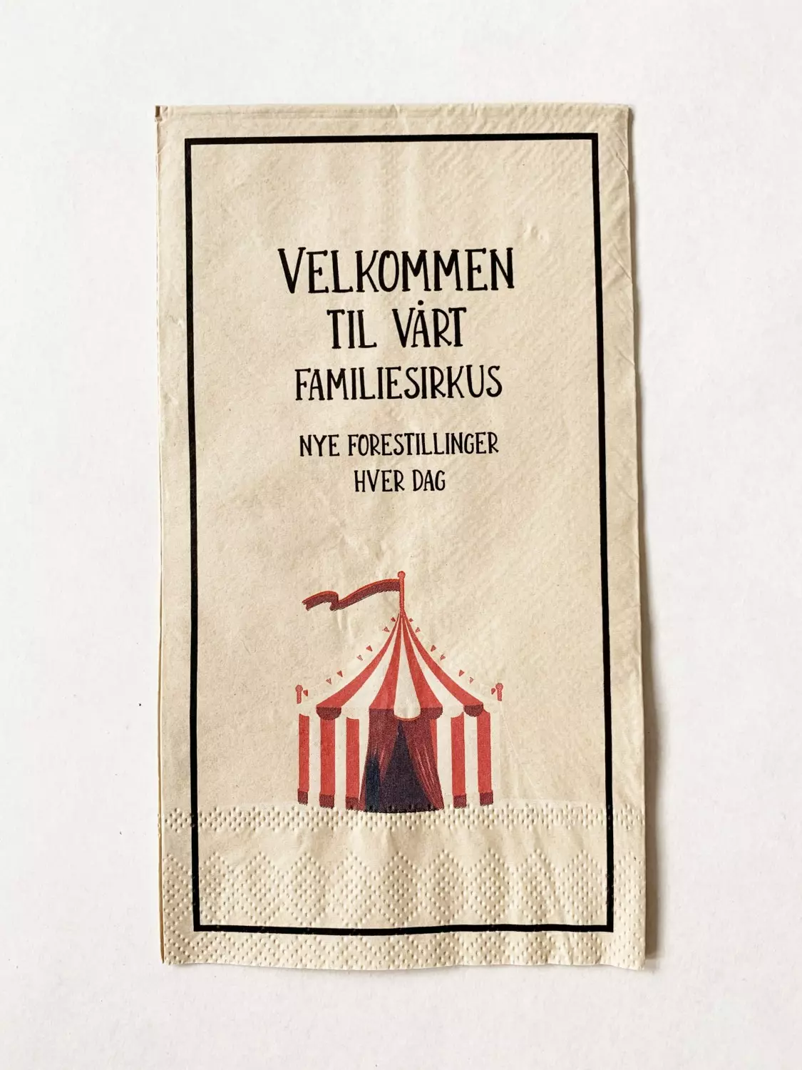 Servietter "Velkommen til vårt familiesirkus"