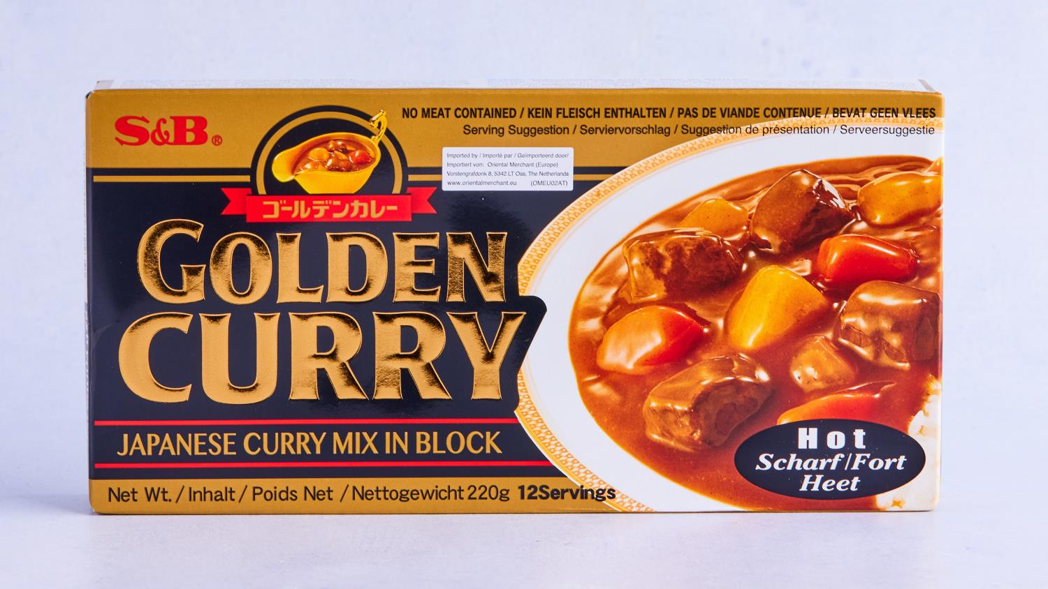 S&B Golden Curry Hot 220g