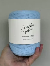 MERE HEKLEGARN - BABY BLUE 39