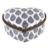 G&C boks m/lokk hjerteformet - white & blue paisley