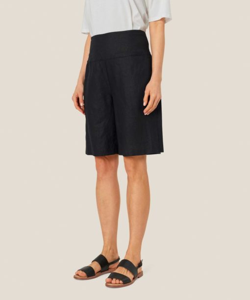Pinja Shorts