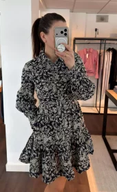 Skjortekjole med bomullsbroderi