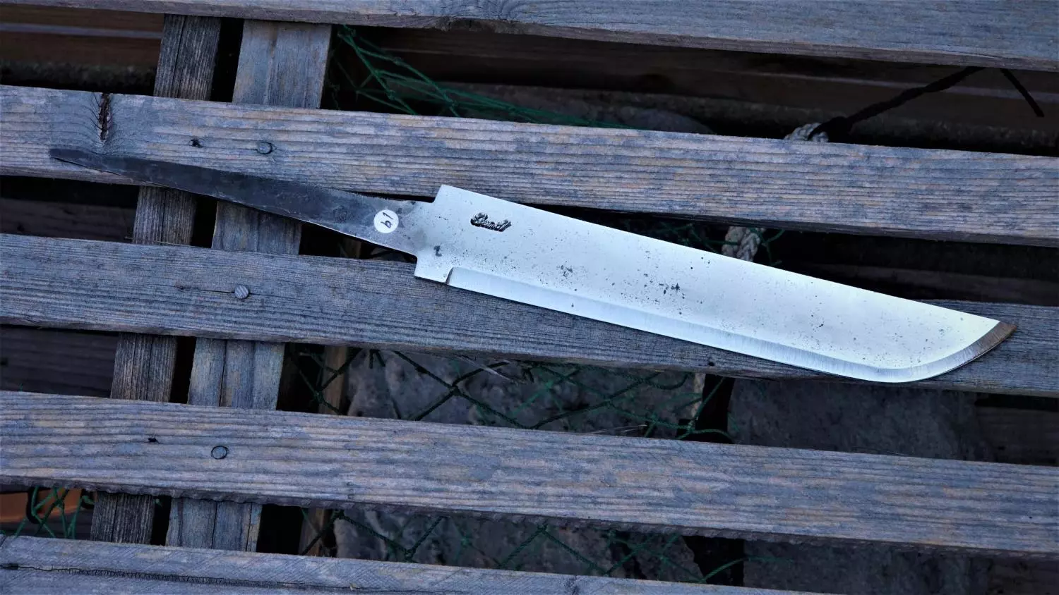 Knivblad med "rett rygg", råsmidd 171-200 mm
