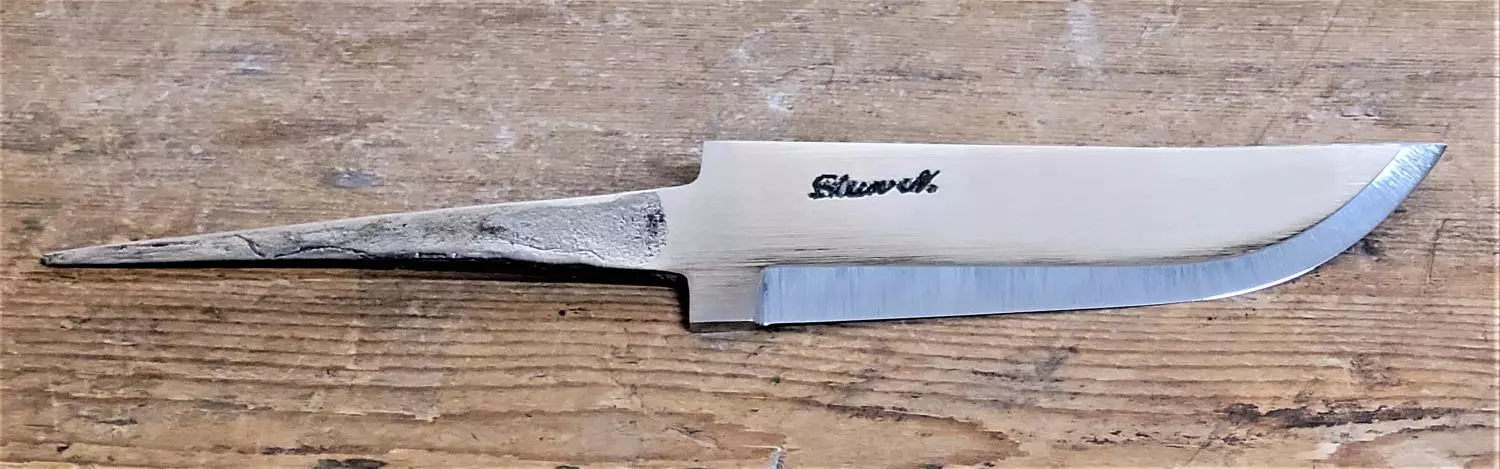 Knivblad med "rett rygg", blank 101 - 120 mm