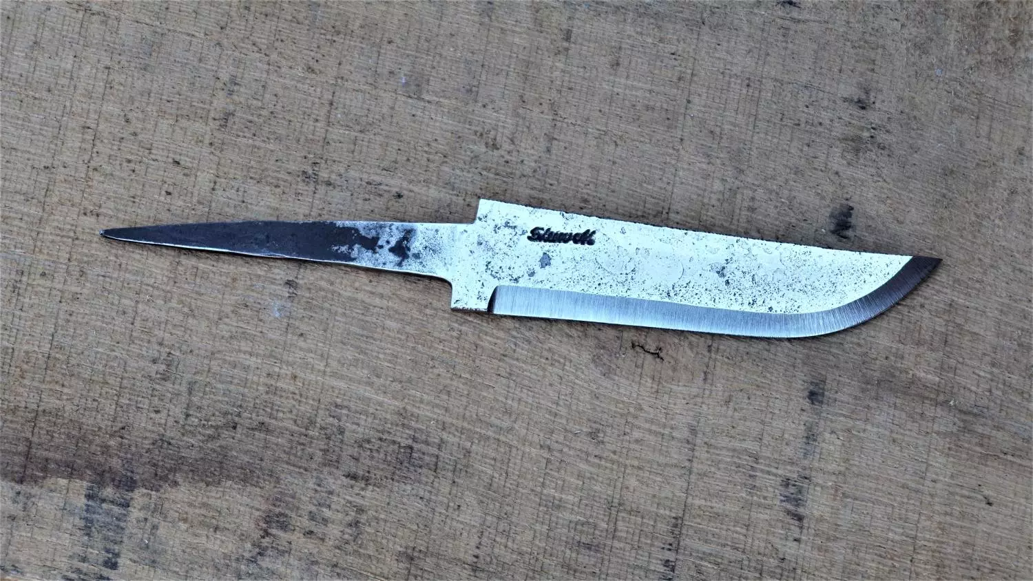 Knivblad med liten sving opp, råsmidd 71 - 100 mm