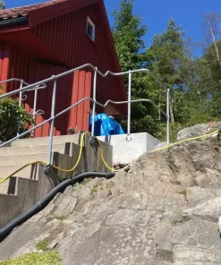 Sørlandsrekkverk, varmgalvanisert og vedlikeholdsfrie. Tilpasses individuelle behov.