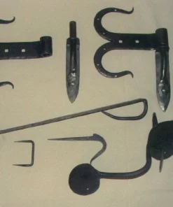 Bukkehornshengsel og stalldørsklinke