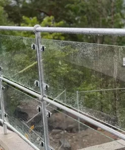 Rekkverk med glass, levert til Son. Kunden selv montert. Varmgalvanisert og vedlikeholdsfritt.