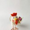 Hengende påskepynt Høne med blomster, 11 cm