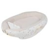 Voksi nest flying white