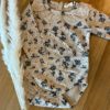 Enfant body med blonde | beige med blomster